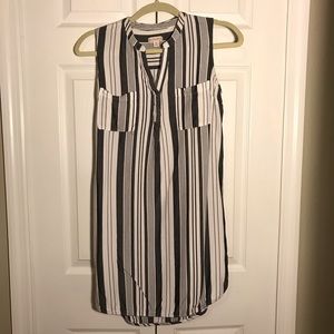 Sleeveless split neckline striped shirtdress